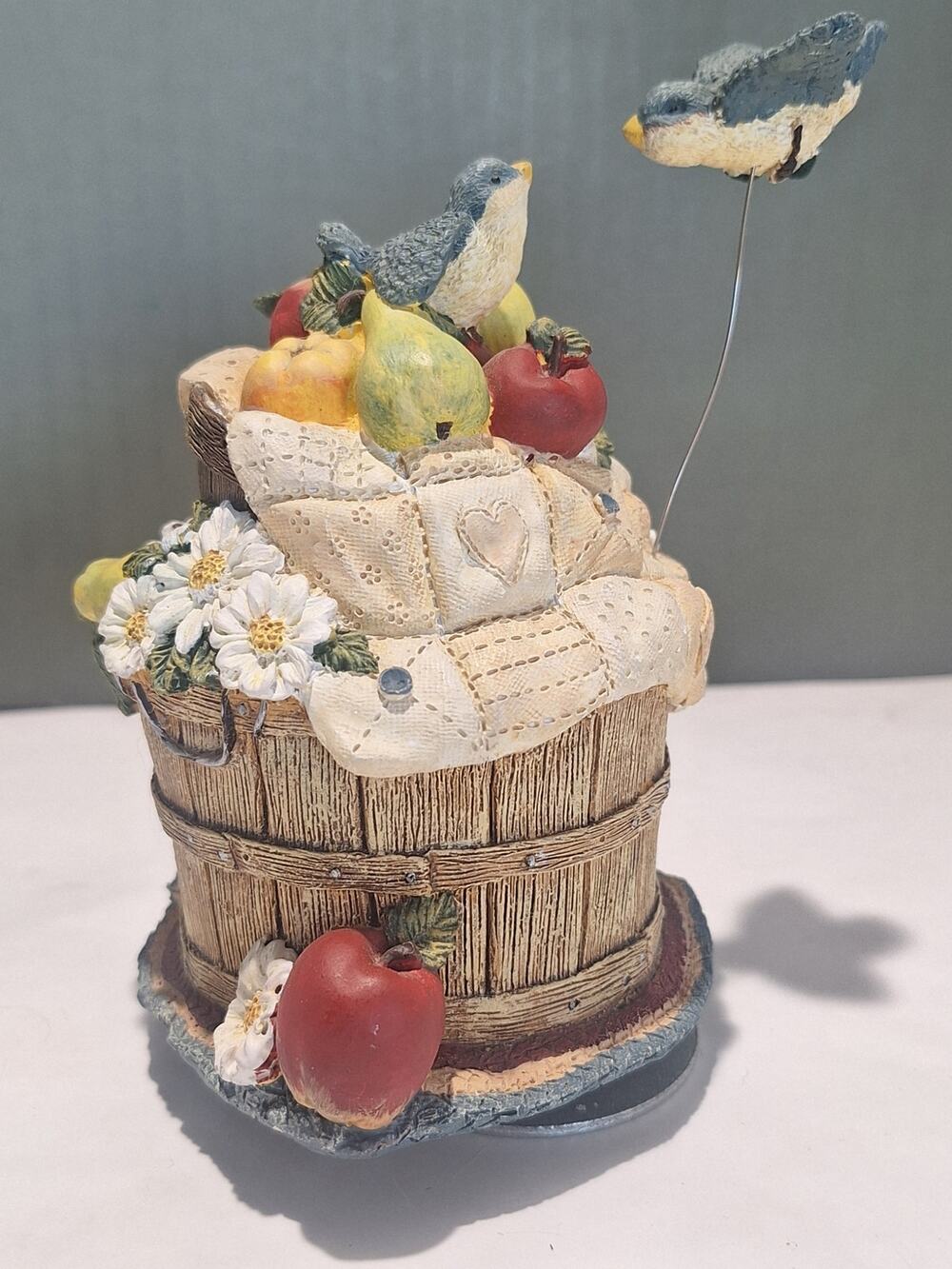 FIGI Simple Pleas Old Summertime Musical MU-PL-101 Bluebird Fruit Basket 1997